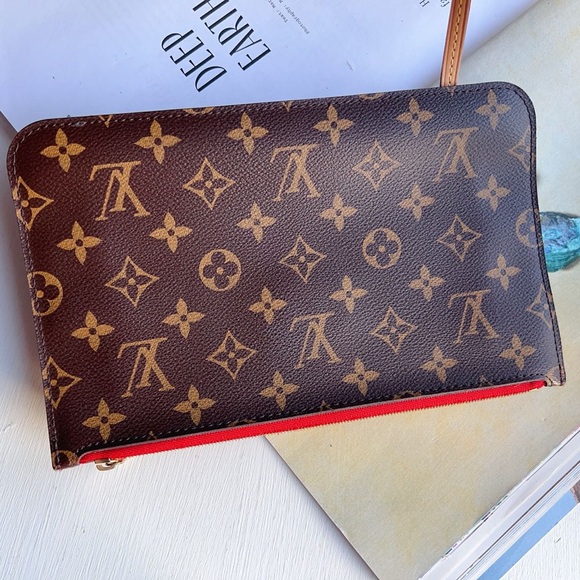 Louis Vuitton Neverfull MM Monogram - Picture 15 of 16